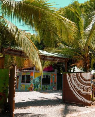 Uvita Hostel | Flutterby House Hostel