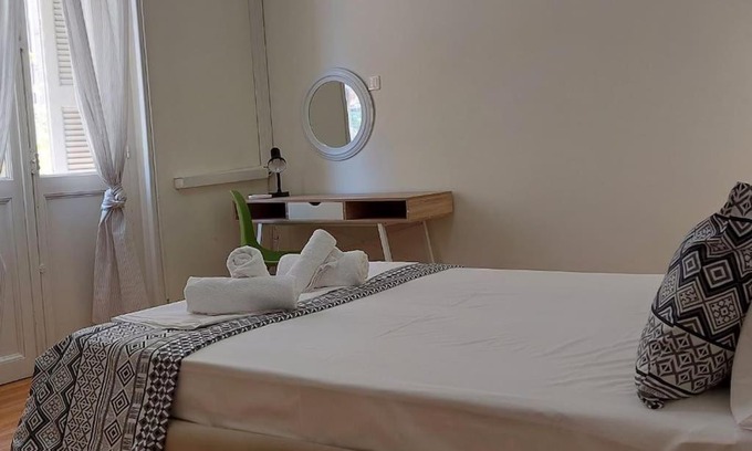 Kypseli Apartment | Fokionos Athens Centre 5 BD, 1,5 BATH