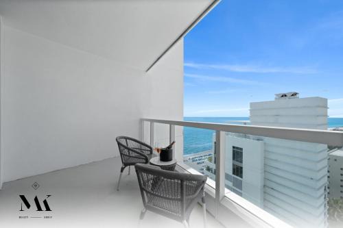 Mid Beach Apartment | FontaineBleau Resort Balcony w Ocean + Bay View