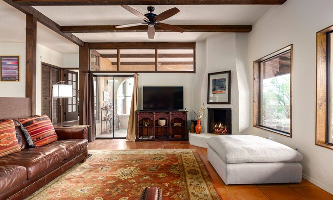 Tucson House | Foothills Beauty with Pool and Mountain Views/Calle Bosque
