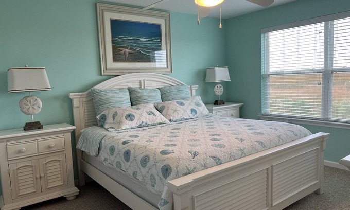 Ocean View Condo | Footprints At The View In Bethany Bay - 2 Bdrm, 2 bath condo with bay view