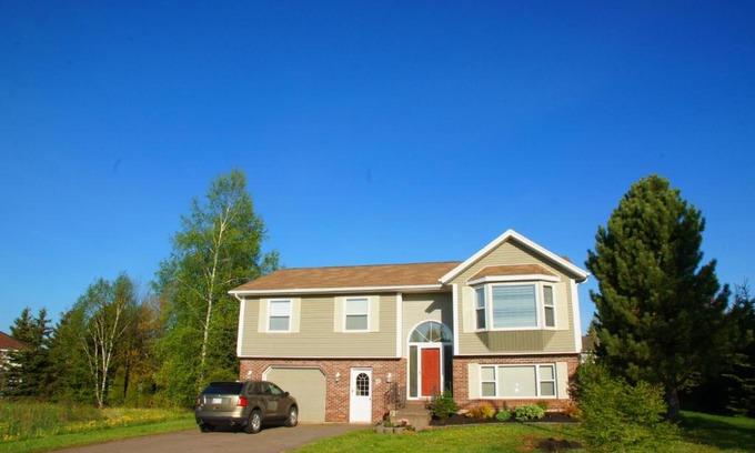 Charlottetown House | Forest hut