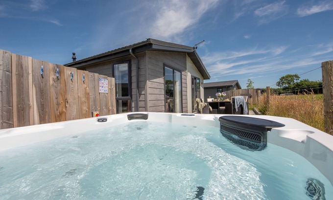 Lifton House | Forget Me Not Lodge, 4 Roadford Lake Lodges