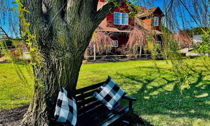 Kemblesville House | Forget & Re-set at this Farmette in the heart of southern Chester county!