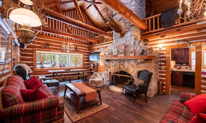 Mayfield Cabin | 🦌 Forks River Lodge – Private Boardman Riverfront | Game Room | Pet-Friendly