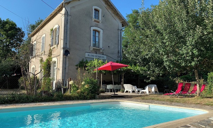 Panissac House | Former French railway station with private swimming pool and WIFI
