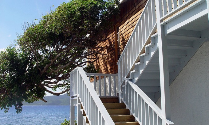 Daseys House | Fort Recovery Beachfront Villa and Suites Hotel luxury 2BR