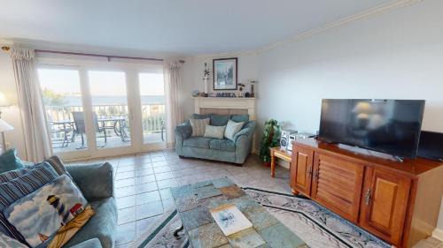 Tybee Island Apartment | Fort Screven Villas 201 by Tybee Vacation Rentals