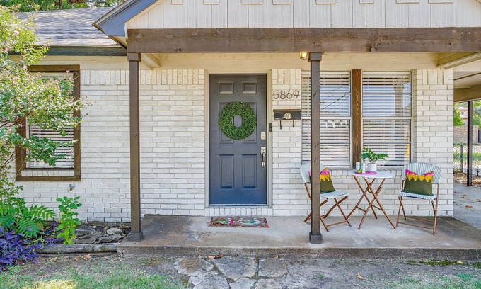 Westworth Village House | Fort Worth Getaway! Near The Stockyards, Downtown & All The Fun!