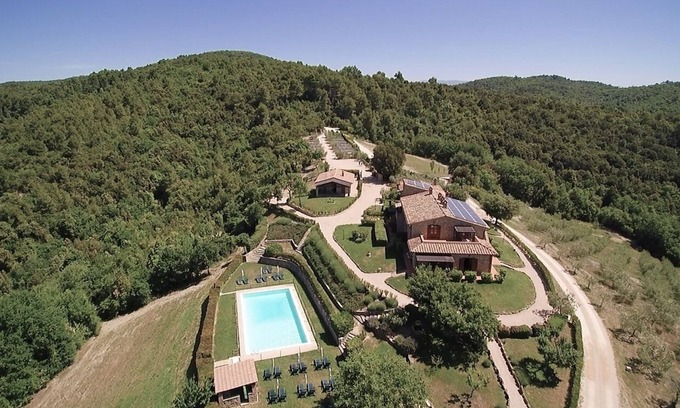 Gualdo Cattaneo House | Forte Sorgnano | Farmhouse with private pool