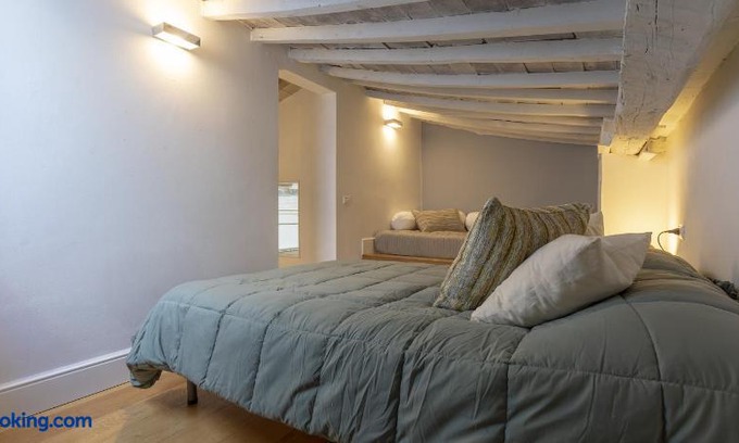 Santa Maria Novella Apartment | Fossi tower