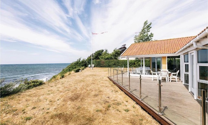 Ronne House | Four-Bedroom Holiday Home In Ronne