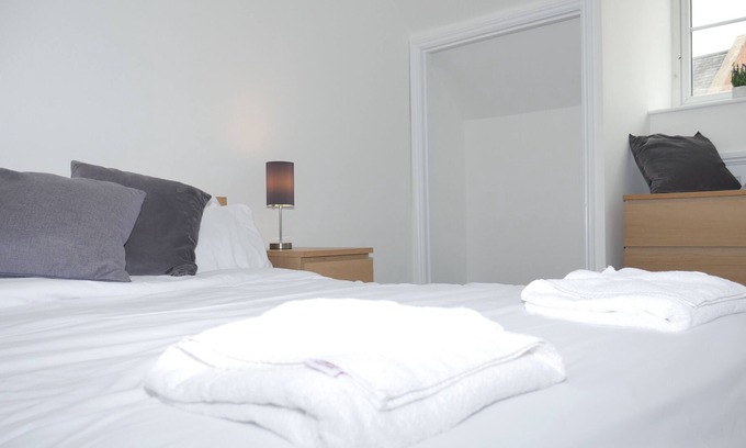 Northampton House | Four bedroom sleeps 8, three story house