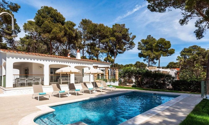 Sant Tomas Villa | Four bedroomed villa with pool close to the beach.