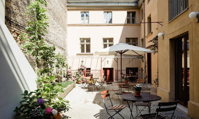 Schoeneberg Apartment | Four independent, stylish app., Large common room for cooking, dining