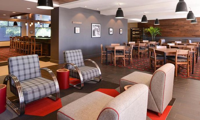 Romulus Hotel | Four Points by Sheraton Detroit Metro Airport