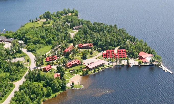 Calabogie House | Four-Season Resort on the Shore of Calabogie Lake