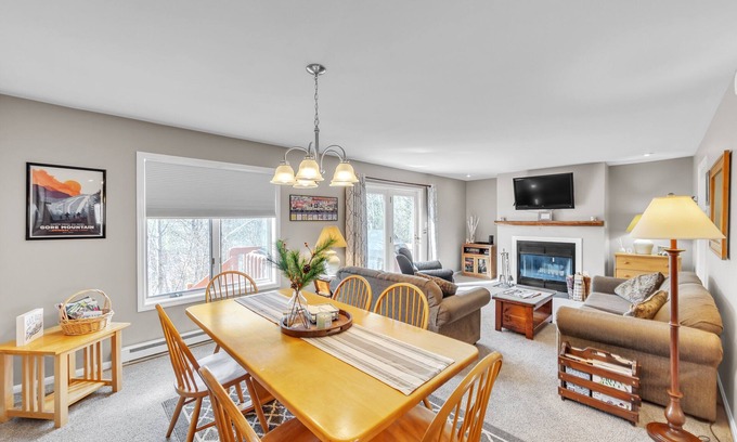 North Creek House | Fox Lair 29l - Cozy End Unit With Mountain Views 2 Bedroom Townhouse by The Summit at Gore Mountain