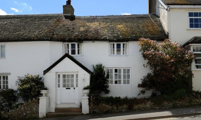 Charmouth House | Foxley Cottage