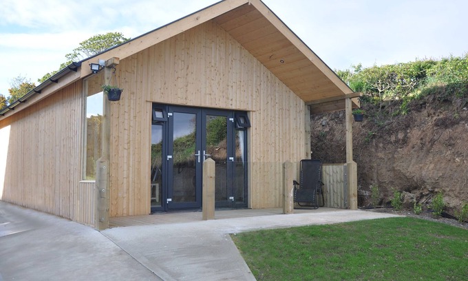 Greencastle Cabin | FOYLE VIEW CABIN