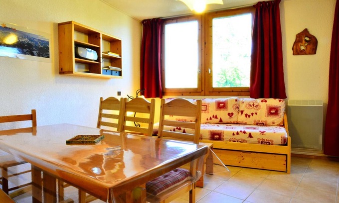 Montchavin Apartment | Charming renovated apt for 6/7, near slopes & Espace Paradisio