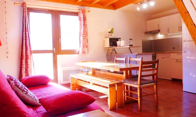 Montchavin Apartment | Spacious Apartment in Montchavin - Sleeps 7, Near Shops & Slopes, Large Terrace