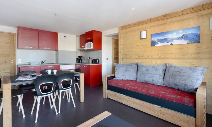 Bellentre Apartment | Renovated 3-Room Apartment · Near Slopes · Balcony · Sauna & Hammam Access