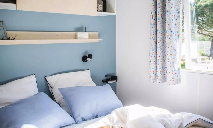 Villedieu-les-Poeles House | Mobiler Wohnkomfort 34 m2 (3ch-6/7 pers) + Terrasse 6 bis 7 Personen - 6 Pers. im Preis inbegriffen