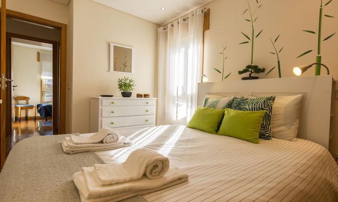 Ramalde Apartment | Francos Relaxing Apartment by the metro