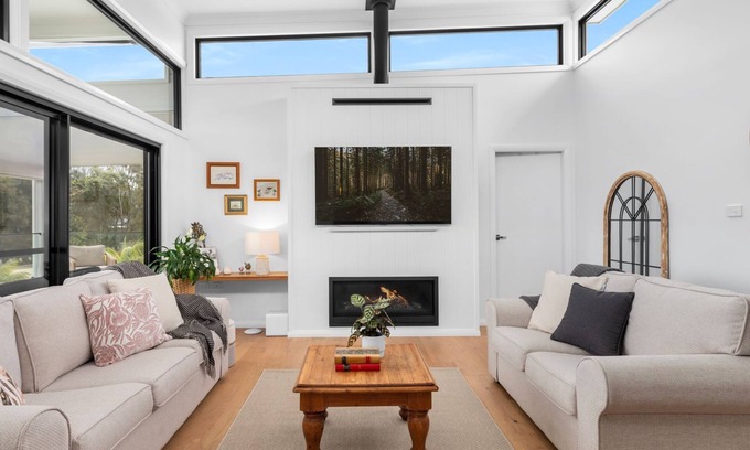 Berrara House | Frank and Coco's in Berrara