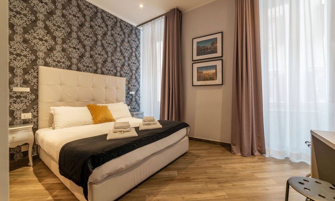 Rione IV Campo Marzio Apartment | Frattina 2 - FromHometoRome