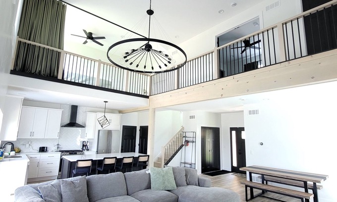 Markesan House | Freddie’s Escape: Modern Lakeview Retreat with Family-Friendly Fun