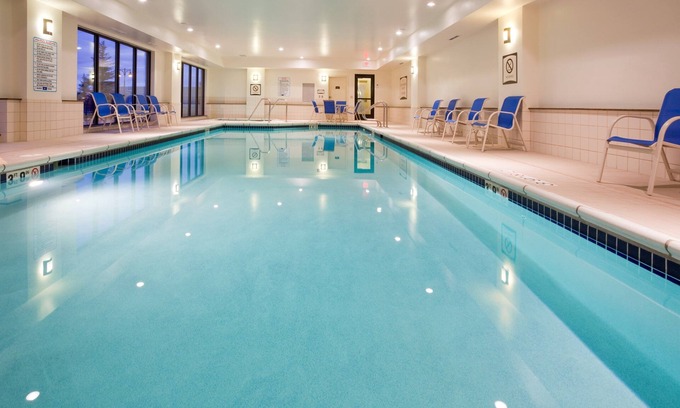 Oconomowoc Condo | Free Breakfast. Suite Near Aurora Medical Center!
