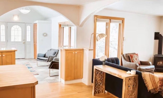 Bozeman House | FREE NIGHT OFFER! Downtown 5 Bedroom Historic Home