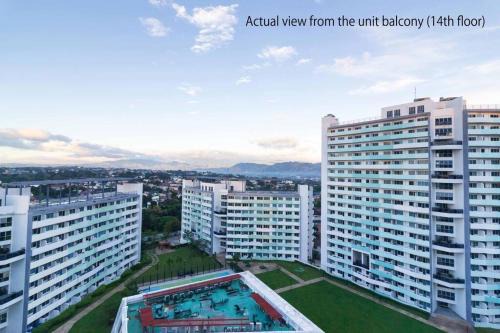 Quezon City Apartment | FREE Parking, Pool, Gym, Netflix, Wi-fi, PS4!