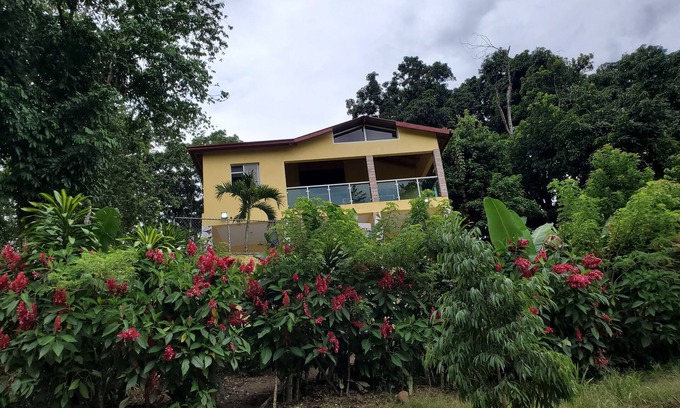 Jarabacoa Villa | Free pickup from the airport. STI