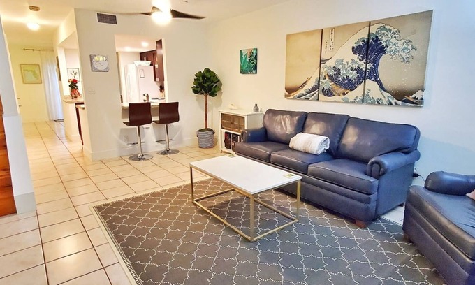 Royal Poinciana House | Free Shuttle/Patio Managed by BNR Vacation Rentals