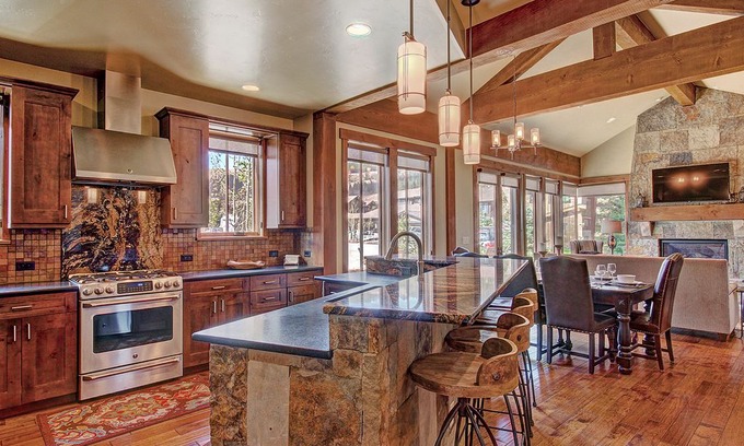 Fairmount On The River House | FREE SkyCard Activities - Luxury Duplex, Private Gas Fire Pit, Ideal For Families - The Shores Lodge