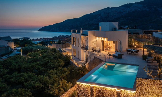 Komiza Villa | Fresh and Modern Vis Villa | Stunning SeaViews | Villa Island Time | Resort Centre | Komiza
