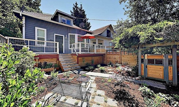 Minor House | Fresh & Hip Cap Hill Home – Parking + Fenced Garden Oasis | Walk to FIFA Stadium
