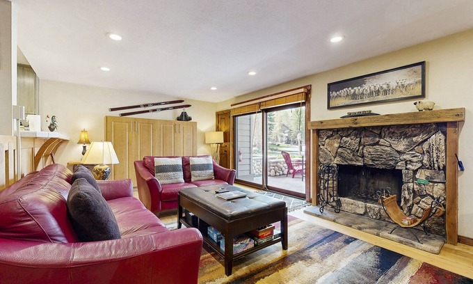 Sun Valley Condo | Freshly remodeled, ski-in/ski-out condo with pool, hot tub, & clubhouse