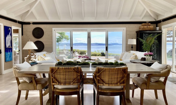 Friday Harbor House | Friday Harbor 2-acre WATERFRONT surrounded by National Park