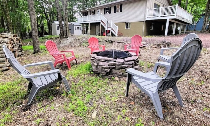 Briar Crest Woods House | Frolic in Fern l Enclosed Deck, Bar, Ski Access