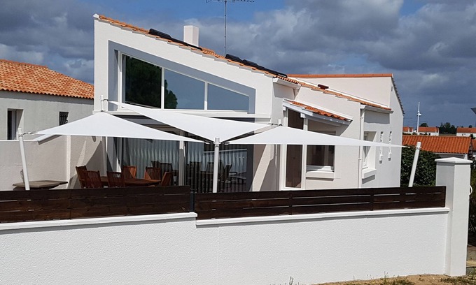 La Faute-sur-Mer House | Front-line house with exceptional views.