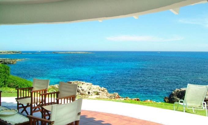 Binisafua Villa | Front-line villa with free WiFi