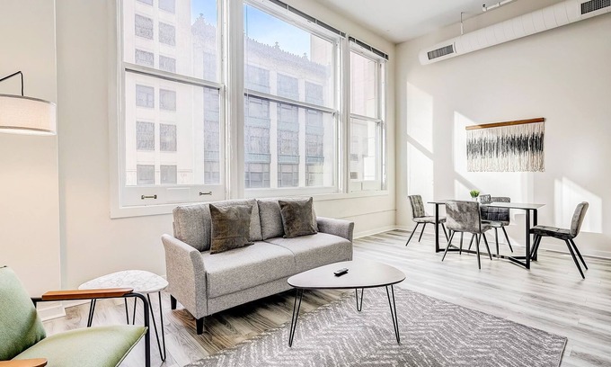 Mile Square Apartment | Frontdesk | 2 BR Apt near Indiana War Memorial