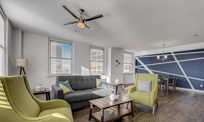 Downtown Fort Worth Apartment | Frontdesk | 2 BR in Sundance Square