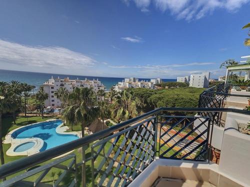 Sitio de Calahonda Apartment | Frontline Beach Penthouse in Mi Capricho