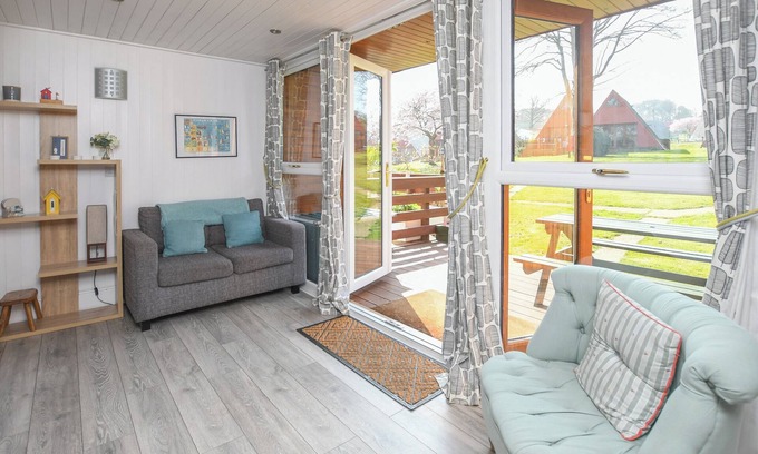 Martin Ski Chalet | FRONTLINE Stylish Coastal Chalet 11 with Sea Views