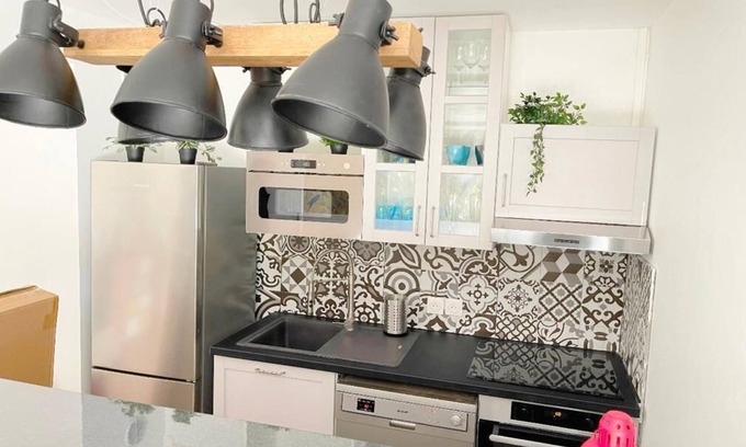Saint-Denis Apartment | FRUITIERS3 : 4 BR with terrace and safe parking